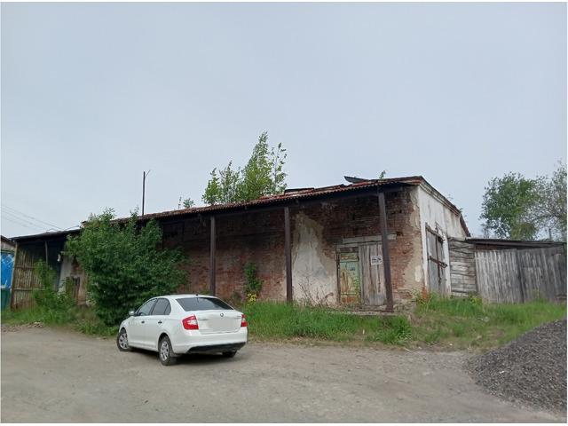 Гараж 473 кв.м. и ЗУ 8 сот.