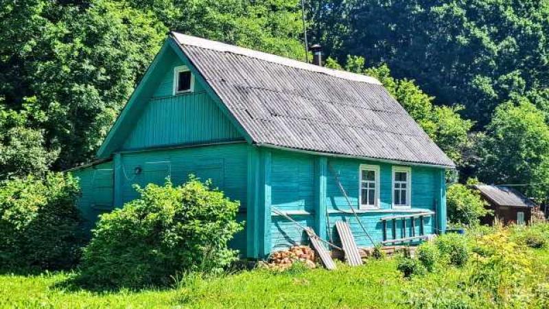 Продам: небольшой хуторок в лесной роще в Пскове
